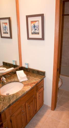 Hostal Golf Course Residences By Gore Creek Properties