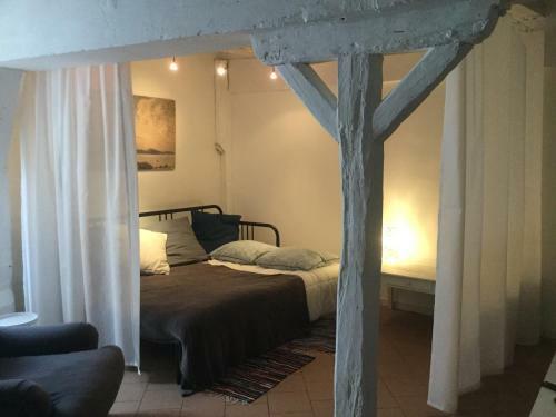 La Petite Maison D?� C�t�, Au N�11