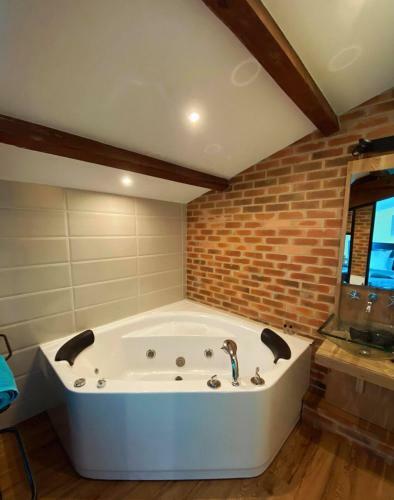 Bed & Breakfast Domaine Du Serre D'av�ne