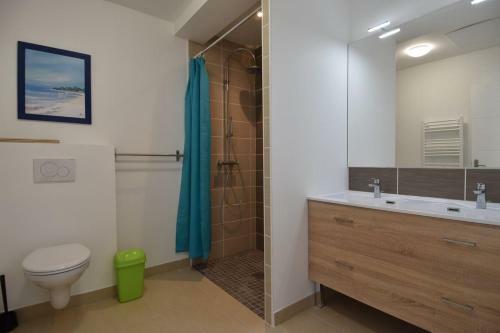 Villa R�cente Beaucoup de Charme Et Piscine