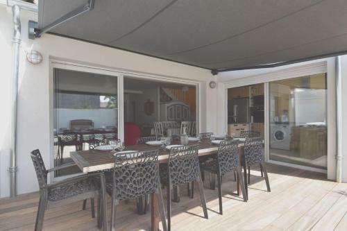 Villa R�cente Beaucoup de Charme Et Piscine