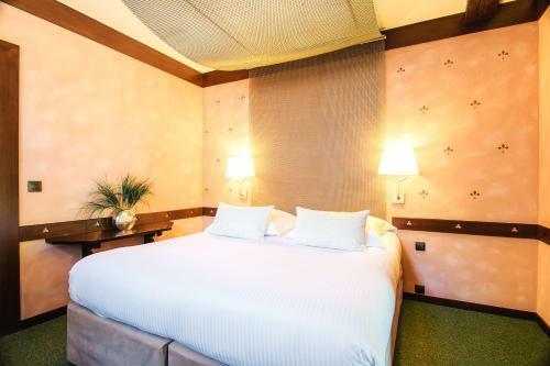 Hotel Au Logis Des Remparts