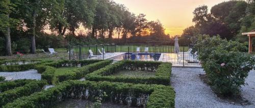 Bed & Breakfast Les Terrisses - Chambres D'h�tes Avec Piscine
