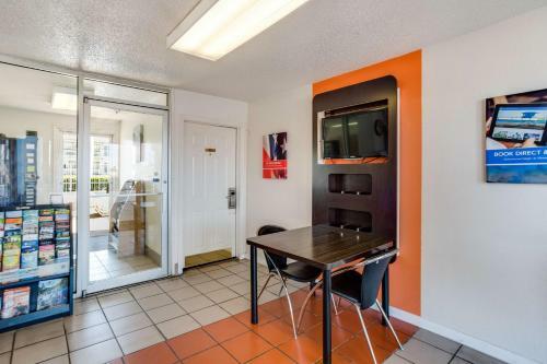 Motel 6 Fayetteville