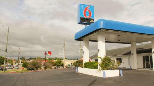 Motel 6 Fayetteville