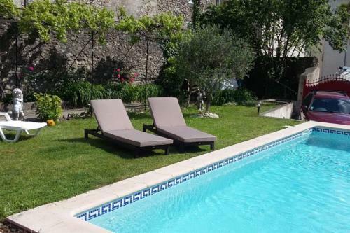 St Jean Du Gard : Spacious Apartment With Use Of Pool