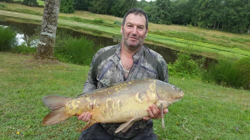 L?etang Carp Fishing Lake And Gite