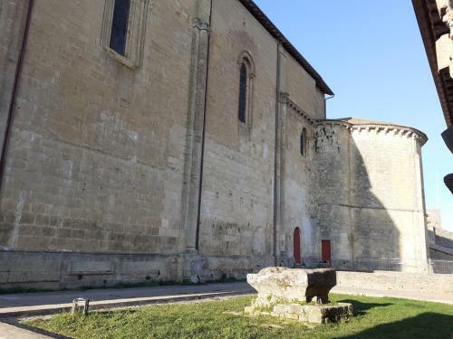 Maison Atypique Dans Cit� M�di�vale
