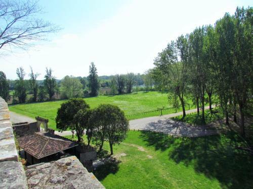 Maison Atypique Dans Cit� M�di�vale