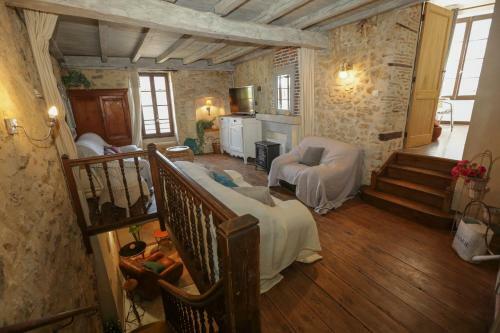 Maison Atypique Dans Cit� M�di�vale
