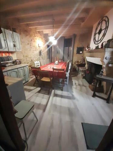 Maison Atypique Dans Cit� M�di�vale