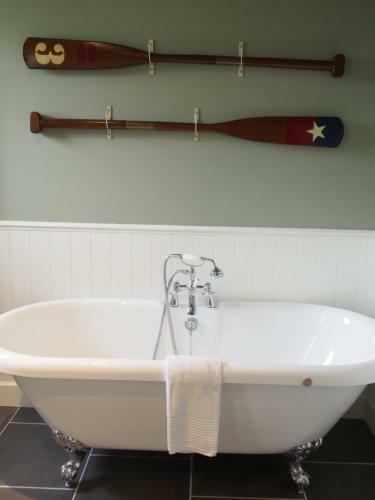La Villa A Chateau Franc-daut Sleeps 6