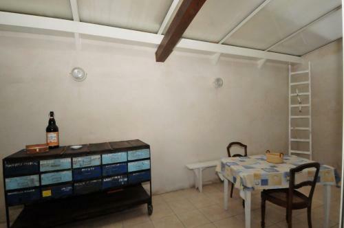 Petite Maison de Village � Deux Pas Du Port