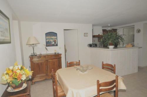 Petite Maison de Village � Deux Pas Du Port