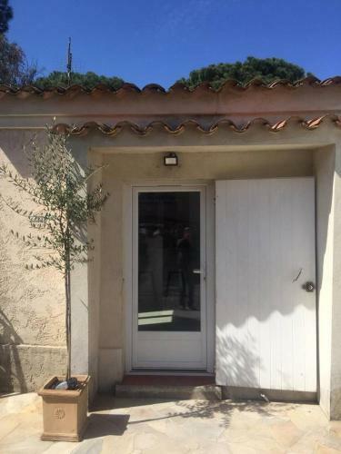 Charmante Petite Maison A L'�ntr�e de Saint Tropez