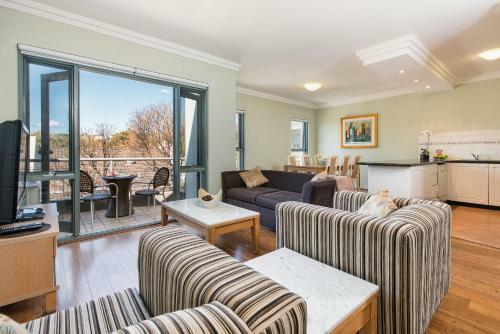 Sydney Inner City Sanctuary- 2 Bedroom Apartment