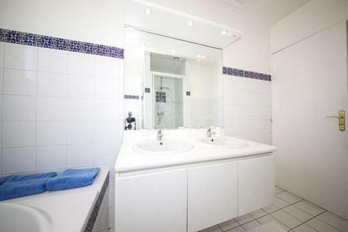 Remarkable 3-bed House In Suresnes Facing Paris