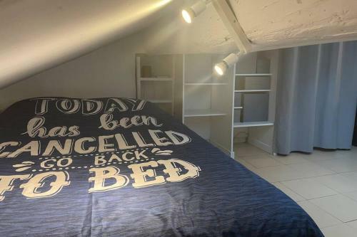 Apartamento Studio Mansard� Place Libert� Et Gare de Toulon
