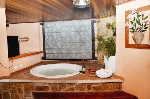 Hostal Pousada Chal�s Do Lago