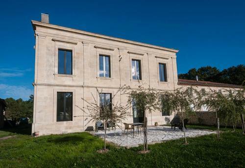 Villa Courreau (Maison de Maitre Du XIII Eme)