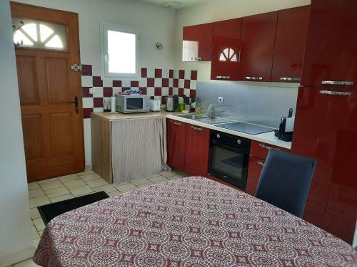 Apartamento Coquet T2 ,terrasse,parking ,4 Kms D Avignon