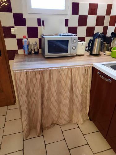 Apartamento Coquet T2 ,terrasse,parking ,4 Kms D Avignon