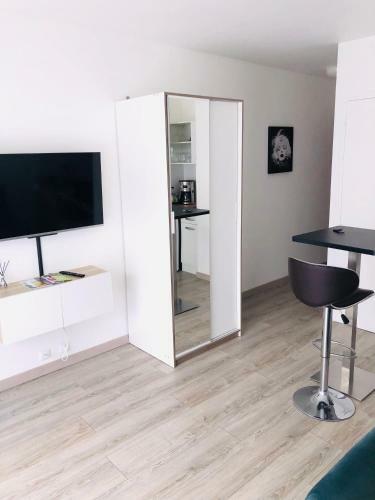 Apartamento Joli Studio Proche de La Mer Avec Son Parking Gratuit