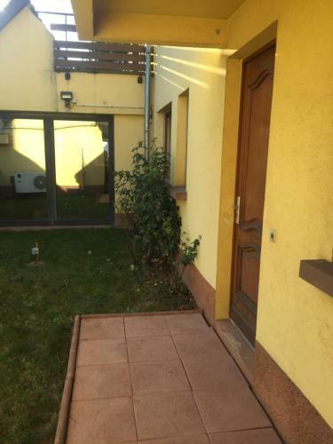 Hostal Grande Chambre Climatis�e Chez Xavier