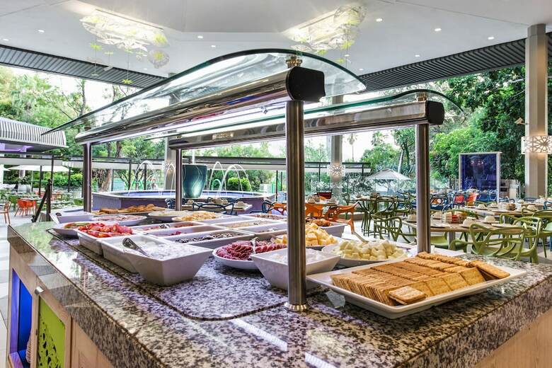 Hotel Cabanas Sun City