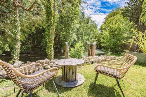 Apartamentos Gites S�r�na� Avec Vue Sur Rivi�re