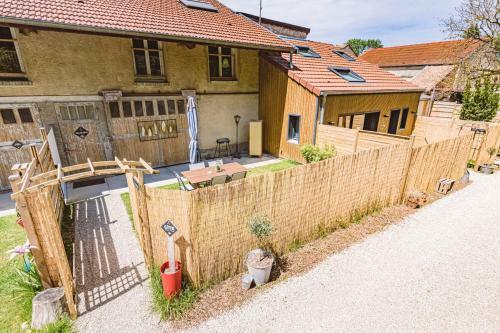 Apartamentos Gites S�r�na� Avec Vue Sur Rivi�re