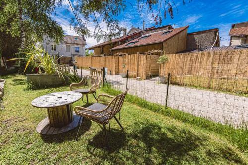 Apartamentos Gites S�r�na� Avec Vue Sur Rivi�re