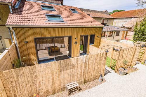 Apartamentos Gites S�r�na� Avec Vue Sur Rivi�re