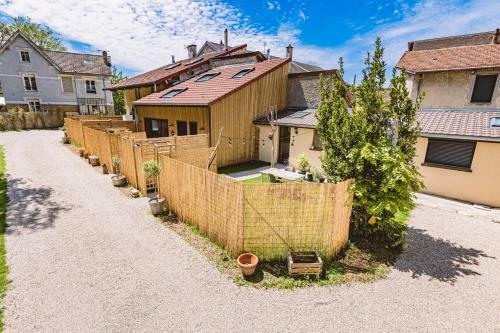 Apartamentos Gites S�r�na� Avec Vue Sur Rivi�re