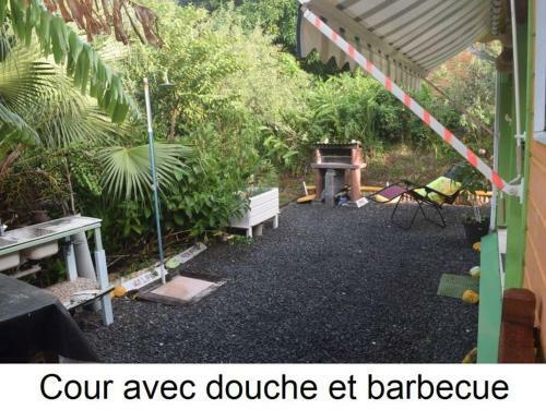 Gite � 2 Pas de La Flamboyante Plage de La Perle