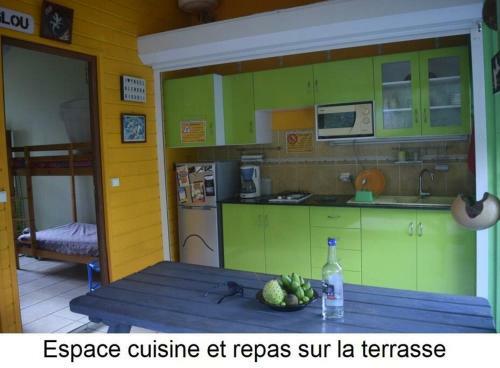 Gite � 2 Pas de La Flamboyante Plage de La Perle
