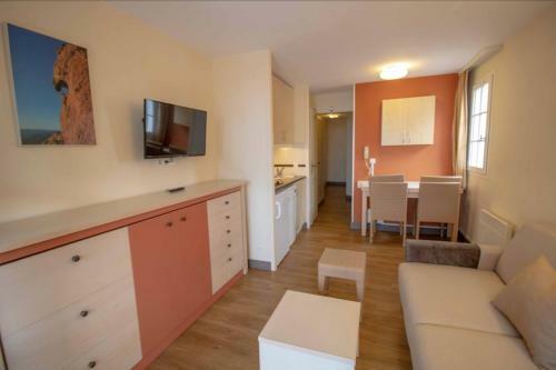 Apartamento Apt At 2 Steps From The Sea - Residence With Pool