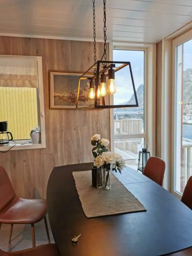 Spektakul�r Rorbu I Autentiske Omgivelser