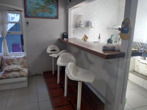 Casa Com Piscina Em Gerib� Para Temporada.
