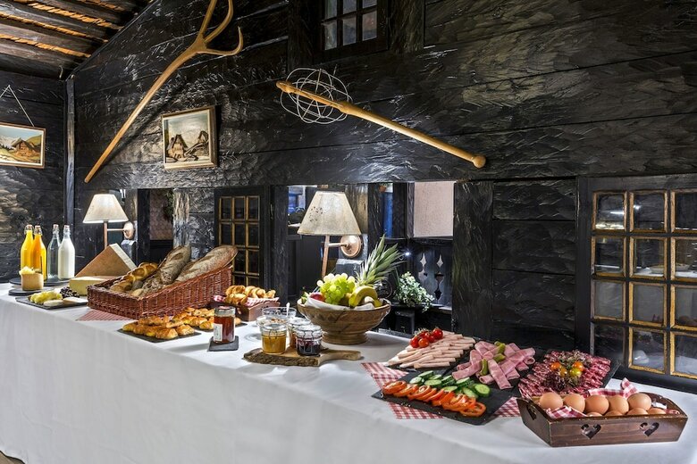 Hotel Edelweiss Manotel