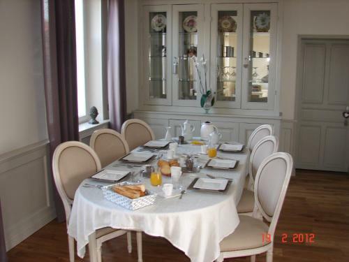 Bed & Breakfast Table Et Chambres D'h�tes Le Colombier