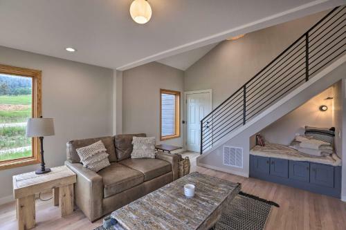 Modern Evergreen Duplex With Mountain Views!