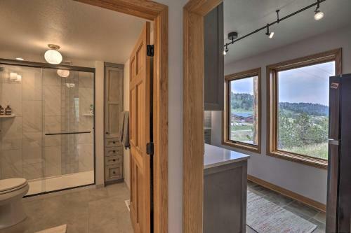 Modern Evergreen Duplex With Mountain Views!