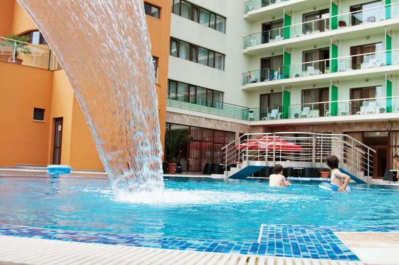 Hotel Saturn