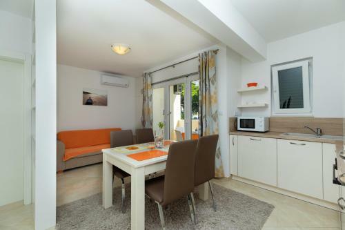 Apartments Bosiljka