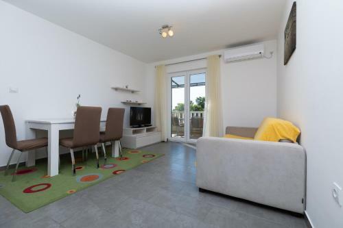Apartments Bosiljka