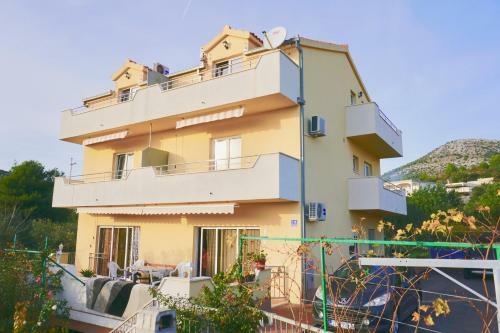 Rosette Apartment