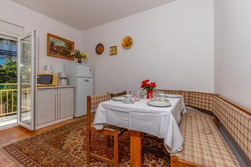 Apartments In Dramalj 41601