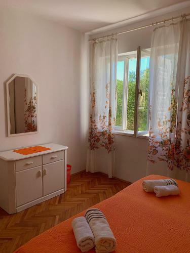 Apartments Pahljina