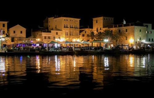 Apartamentos Lux Attic Old Town Rab